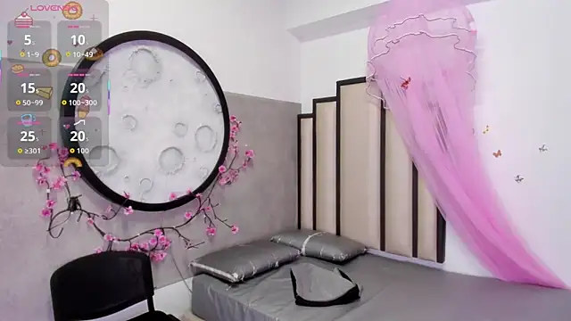 Luna  02 online show from March 26, 11:45 am