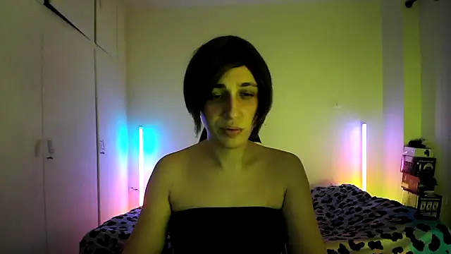 HoneyValentine online show from April 2, 8:50 pm