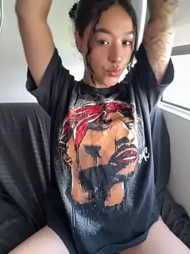 crystal dlun online show from March 22, 4:13 pm