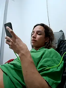 ofjuliaa online show from March 22, 5:02 am