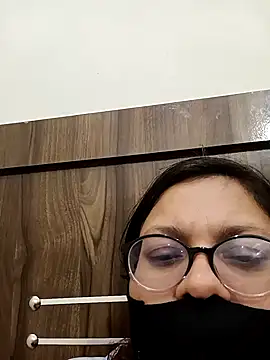 piryasharma005 online show from February 12, 6:31 pm