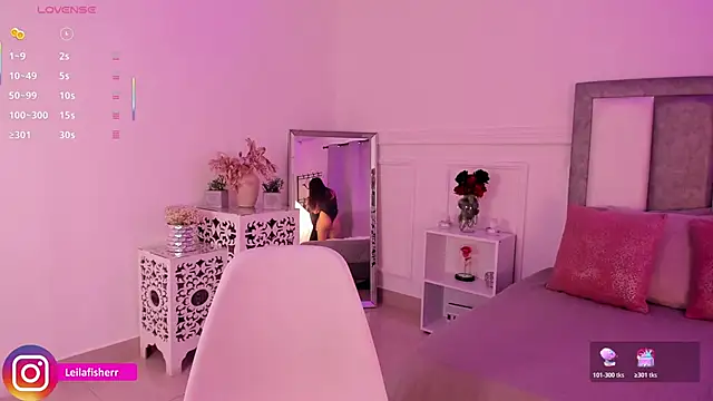 Leilafisherr online show from February 3, 1:16 pm