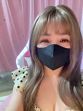 -Violet-t online show from April 15, 1:11 pm