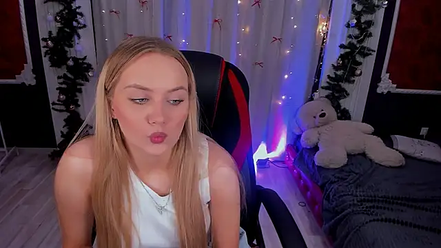 Riley EndlessLove online show from January 9, 7:57 am