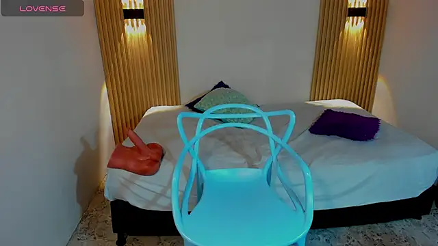 LyraFrost5 online show from March 2, 7:15 am