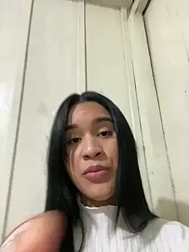 aslhey sandova online show from February 14, 5:09 am