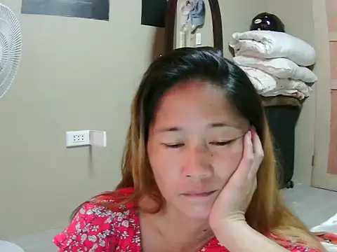 lovelyxxx88 online show from August 4, 5:13 am