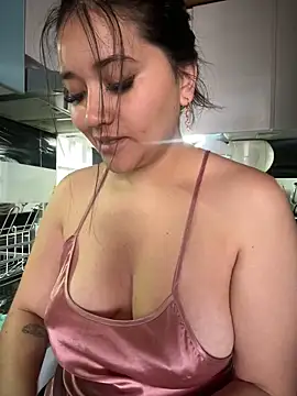 Veronica Wins  online show from April 16, 3:23 pm