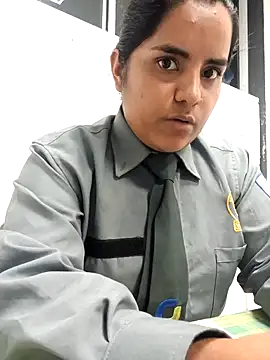 Isabel 3 online show from February 10, 1:30 am