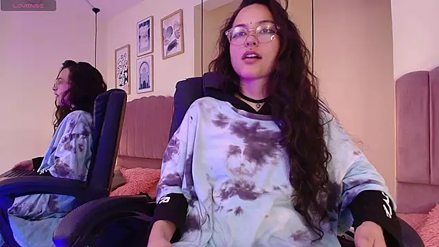 Hanabie  online show from February 6, 3:32 am