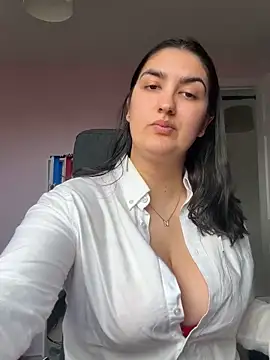 itsmayyx online show from January 16, 12:01 pm