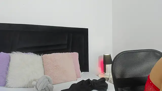 Naugthy Sara online show from February 12, 7:26 pm