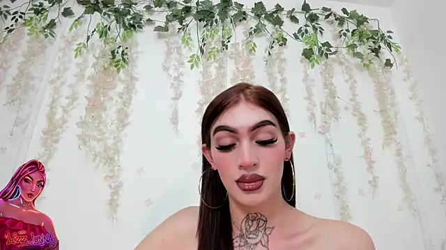 lizz lunna online show from May 15, 10:45 pm