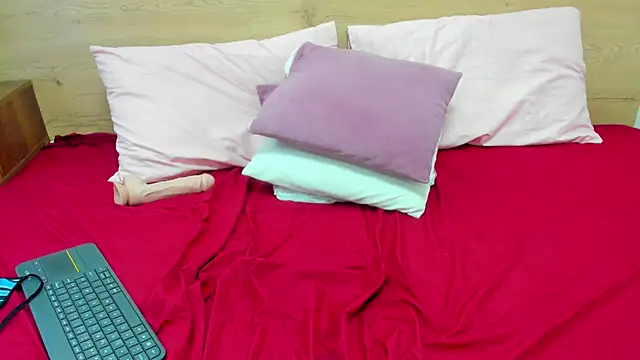 rousemonroe online show from February 5, 7:28 pm