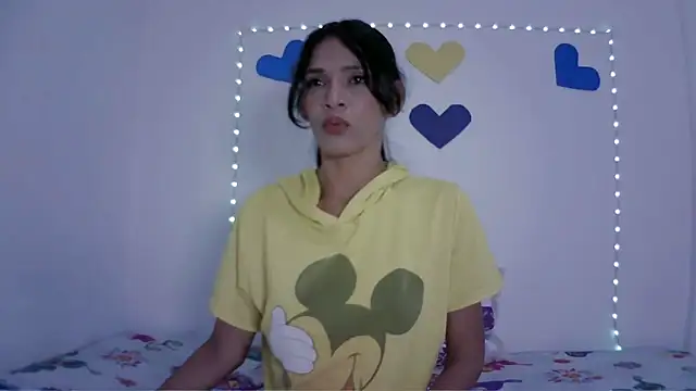 Mia Suarez7 online show from March 27, 1:29 am