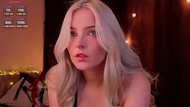 ShyniAlice online show from February 18, 4:33 am