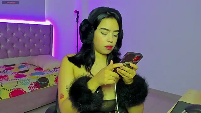 kitty violet11 online show from April 2, 9:56 pm