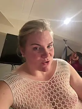 SexyBlondJoanna online show from February 12, 7:59 pm