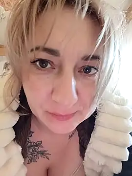 Katrina9911 online show from March 16, 9:35 am