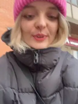 aka Blonde online show from February 9, 4:04 am