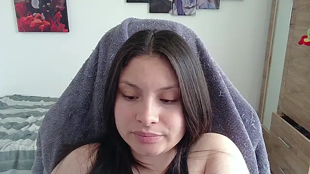 yessica gomez01 online show from April 16, 9:39 pm