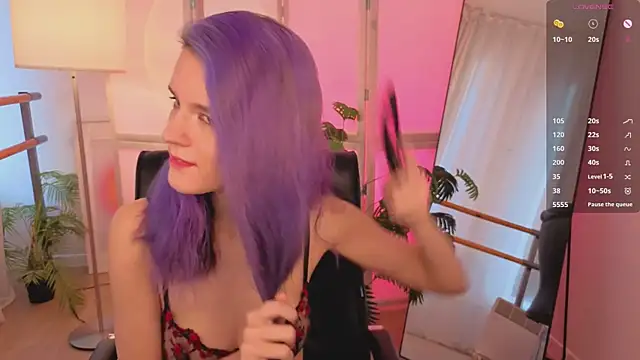 AuraLaunni online show from February 15, 7:51 am