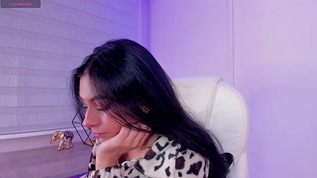 lilith petit  online show from April 21, 1:29 pm