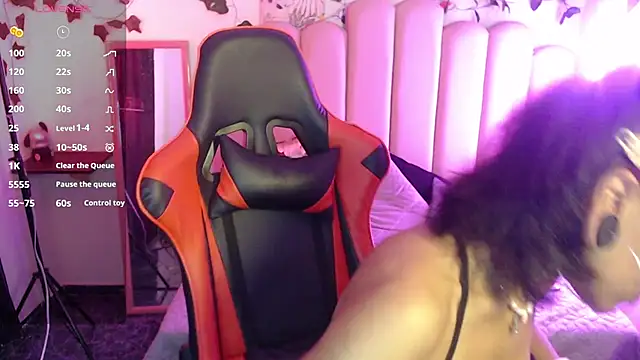 jia1111  online show from February 18, 9:03 pm