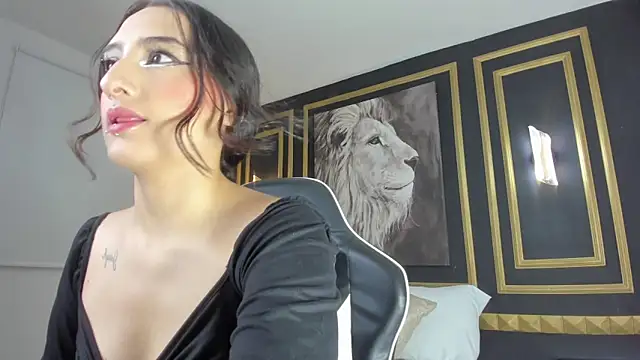 emma hiltonn  online show from February 10, 2:03 am