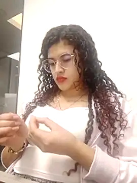 curlyheat online show from April 30, 1:05 pm