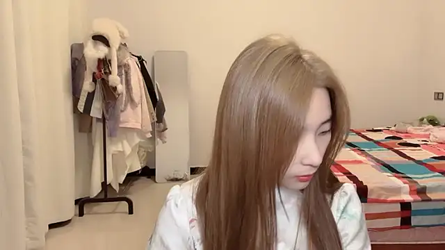 1X-NanNan online show from February 13, 12:40 pm