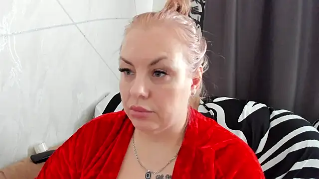 Robin Lili online show from April 1, 11:22 am