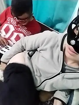 TWOLOVE16 online show from February 13, 9:05 pm