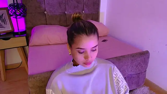 Lucy Carson  online show from March 31, 3:50 am