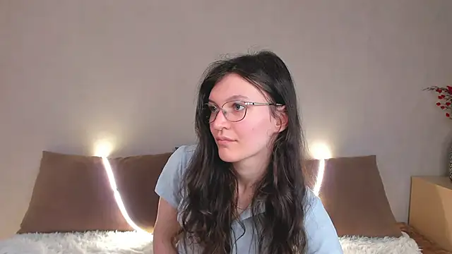 ThoraMarola online show from March 11, 5:55 am