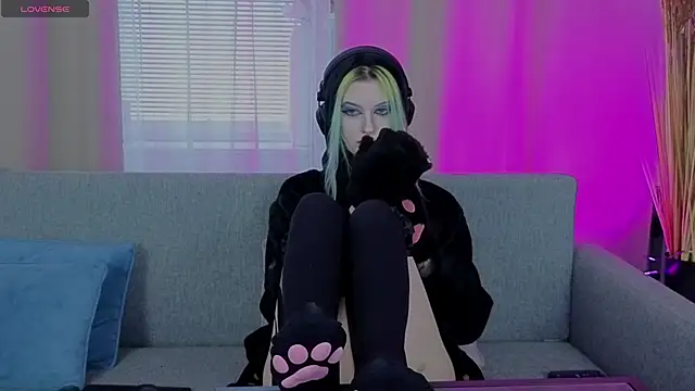 ToxicKittyy online show from February 26, 2:27 pm