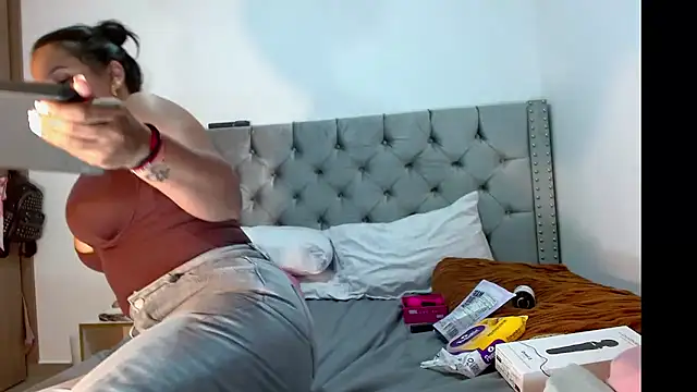 celeneortii online show from April 16, 11:29 pm