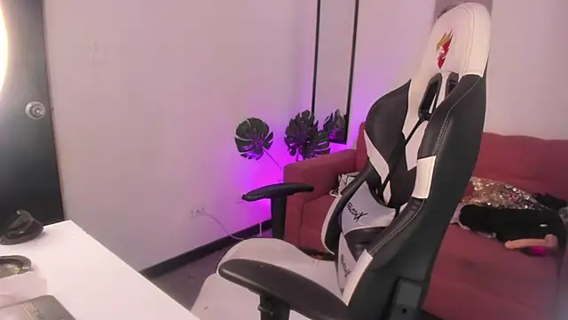 Xiomara as online show from February 25, 2:48 pm