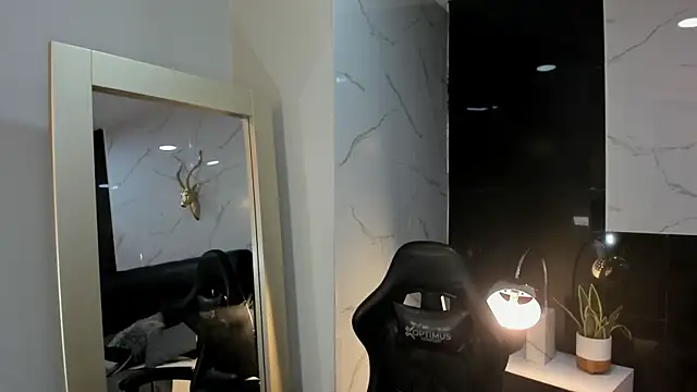 KomiCatt online show from April 7, 12:29 pm