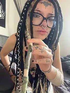 demonLamia online show from June 14, 12:38 pm