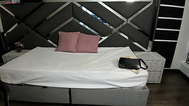 Ambarross  online show from January 19, 12:12 pm