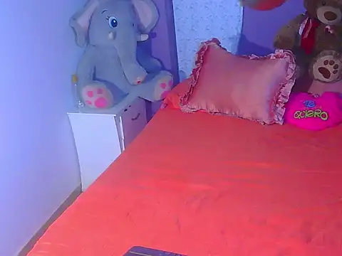 PaulinaWilliams online show from April 15, 7:14 pm