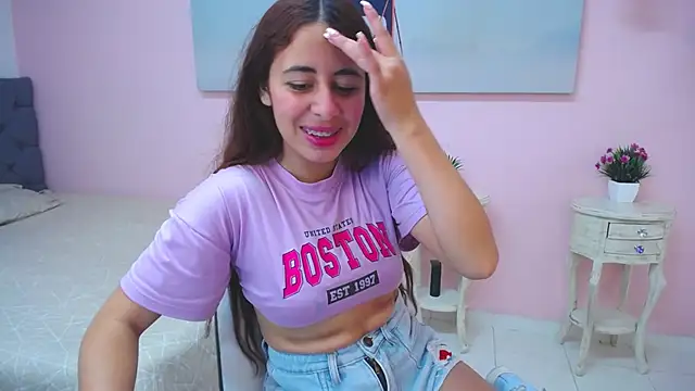 scarlett clyde online show from April 18, 12:51 pm