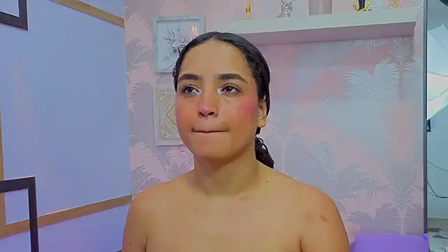 Emma Thompssonn online show from February 20, 11:56 am