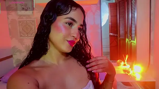 Emma Thompssonn online show from April 10, 12:11 pm