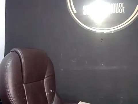 luisandri  online show from February 3, 10:34 pm