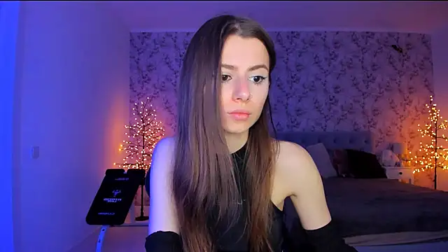 Hot Molly5 online show from June 7, 7:10 pm