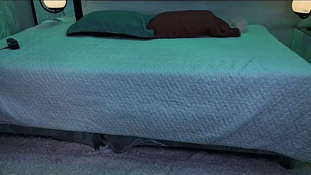 JuneCollins online show from March 17, 9:41 pm