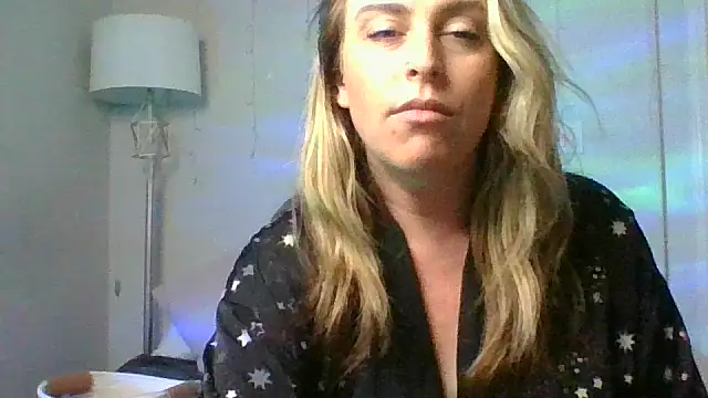 allyjeanne0420 online show from March 12, 11:46 am