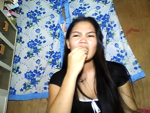 PinaySkinnyJust18 online show from June 12, 8:00 am